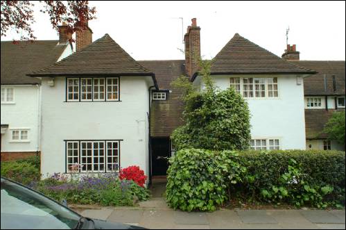 135 Hampstead Way